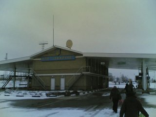Росіяни спробували вивезти з України мотоцикли на санях